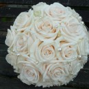  Champagne coloured rose bouquet.
