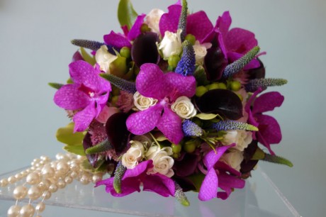 Vibrant bridal bouquet